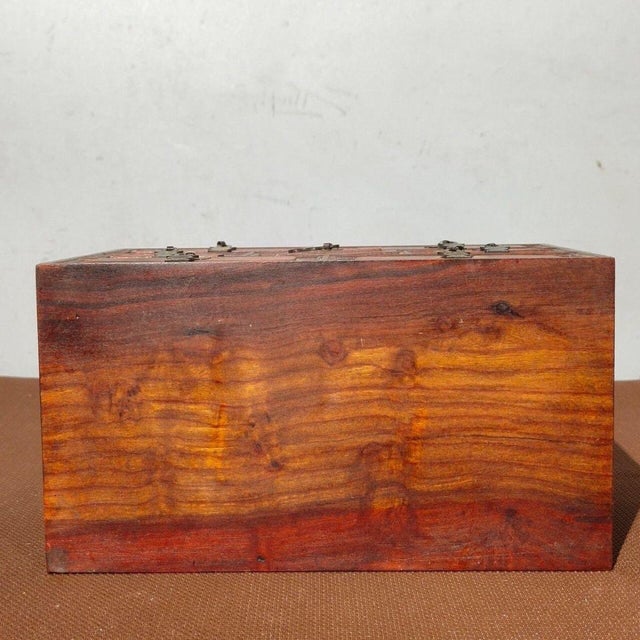 1960s Vintage Chinese Huali Rosewood 7-Drawer Jewelry Chest With Brass Mounts For Sale - Image 5 of 9