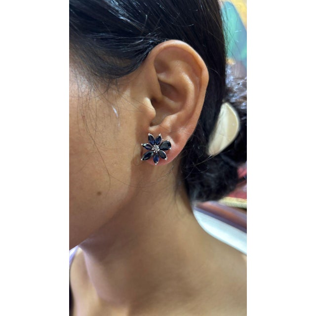 Early 21st Century Natural blue sapphire 6.13cts earring in 18k gold For Sale - Image 5 of 18