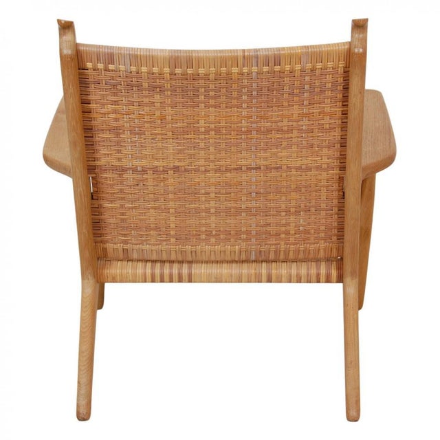 CH-27 Lounge Chair in Oak by Hans Wegner for Carl Hansen & Søn, 1960s For Sale - Image 3 of 18