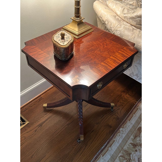 Beautiful classic mahogany end table in like new condition!