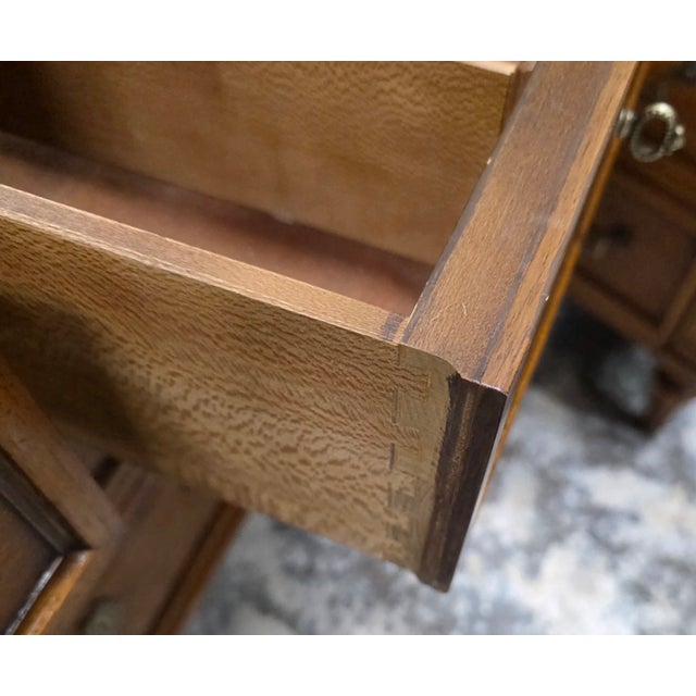 Henredon Vintage Henredon Furniture French Neoclassical Louis Xvi–style Long Dresser For Sale - Image 4 of 14