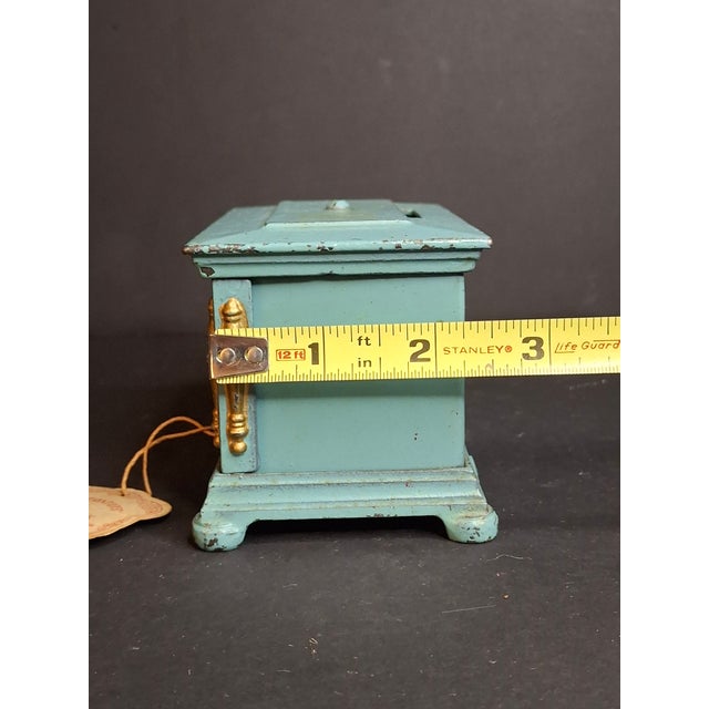 American Antique Kenton Cast Iron Radio Bank 1920s Safe Original Tag Peirce Collection For Sale - Image 3 of 17