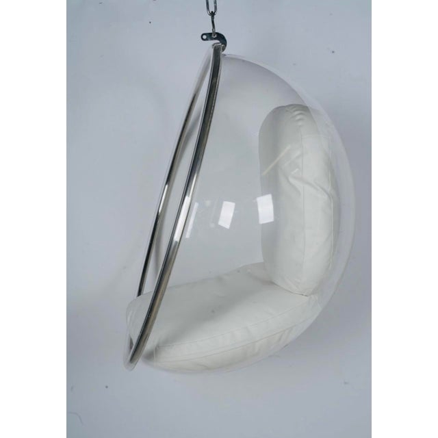 Mid-Century Modern Space Age Clear Acrylic Bubble Hanging Chair in the Style of Eero Aarnio For Sale - Image 3 of 7