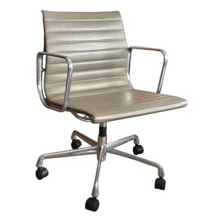 Aluminum Armchair by Charles and Ray Eames for Vitra, 2000s For Sale