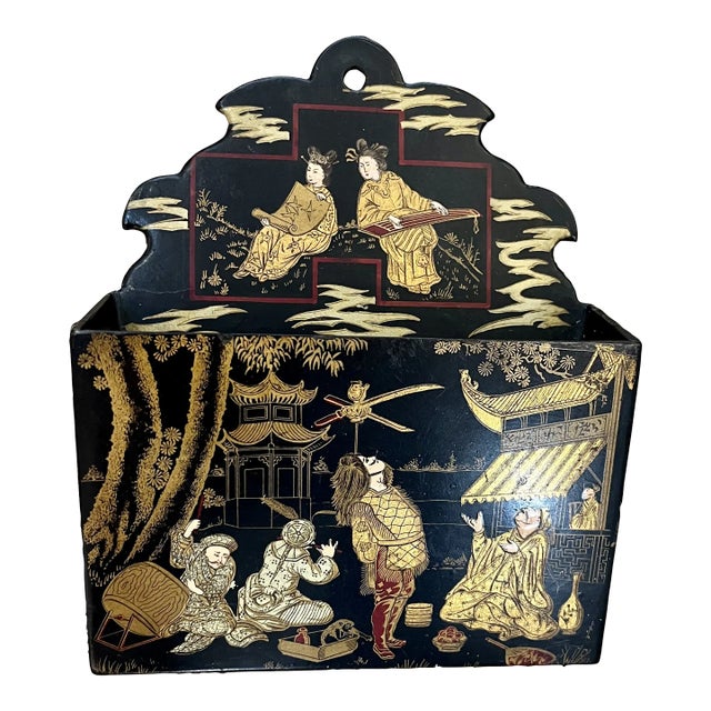 Early 20th Century Papier-Mâché Chinoiserie Wall Pocket For Sale