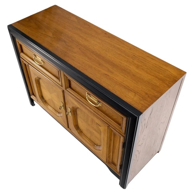 Thomasville two doors two drawers Mid-Century Modern server cabinet console server.