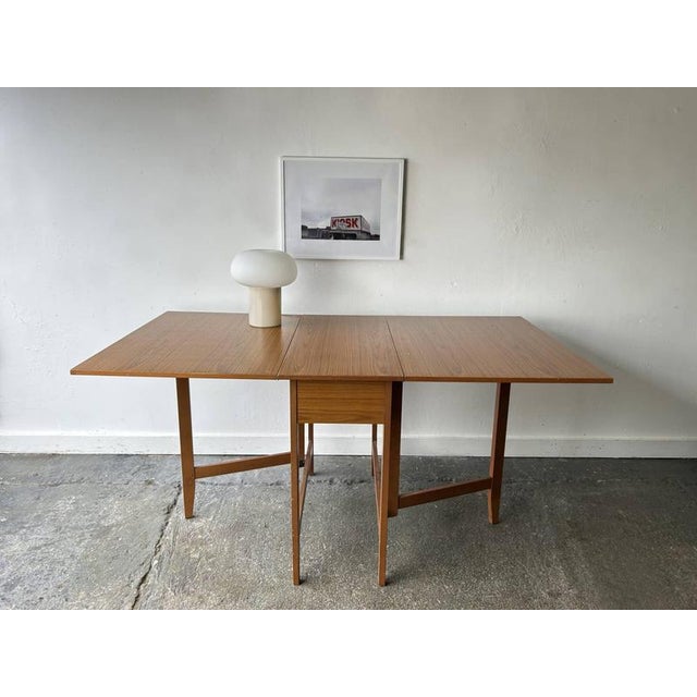 Schreiber was a prominent British furniture manufacturer founded in 1957 and known for producing affordable, well-designed...