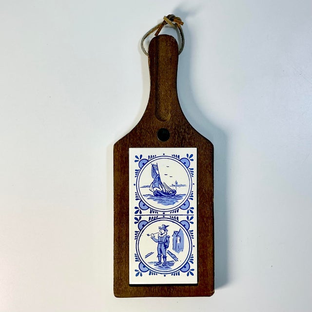 Mid 20th Century Gustavian Boho Chic Delft Style Tile & Wood Trivet. For Sale - Image 10 of 11