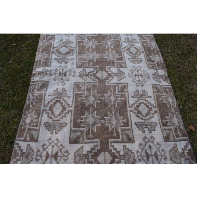 1970s Distressed Turkish Oushak Handwoven Rug 3′8″ × 6′3″ For Sale - Image 10 of 13
