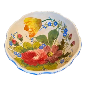 Early 1900s Renaissance Revival Faience Nove Rose Majolica Serving Bowl, Made in Italy