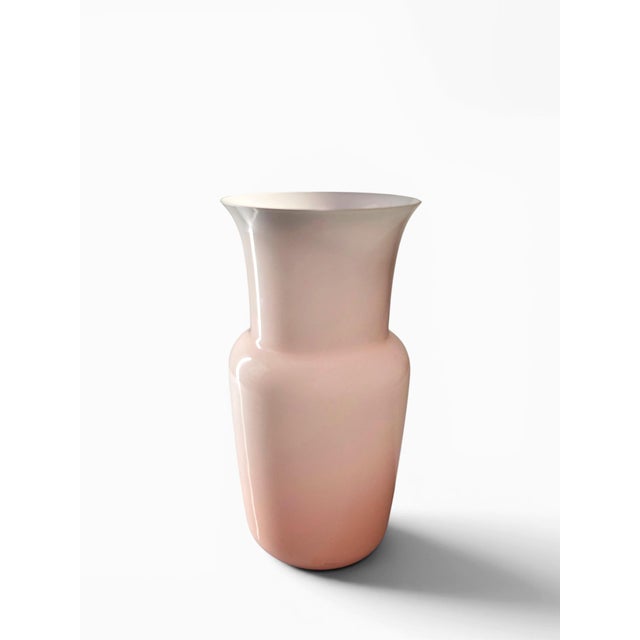 "Opalino" Murano Glass vase by Vincenzo Nason in a splendid rose color, engraved signature This piece has an attribution...