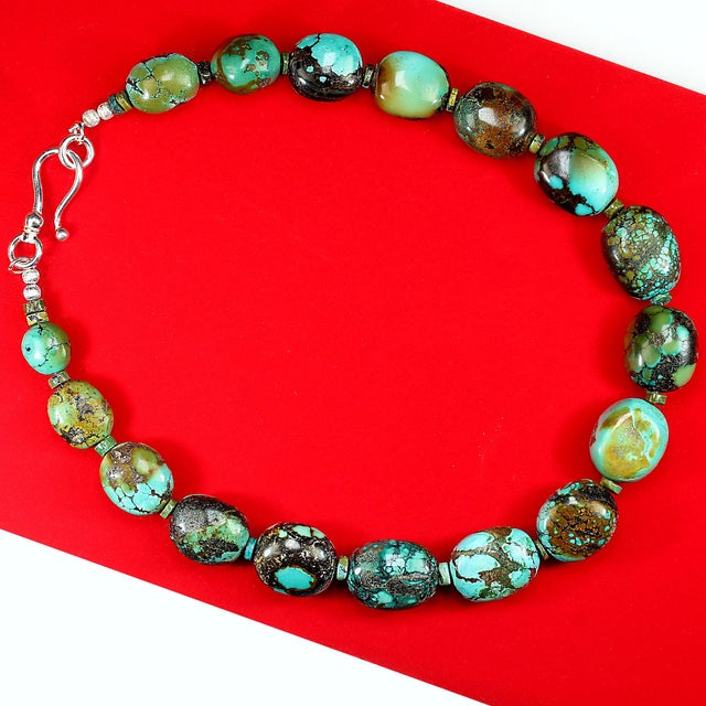 2020s Ajd 21 Inch Gently Graduated Turquoise Nugget Necklace Thoughtful Gift For Sale - Image 5 of 7