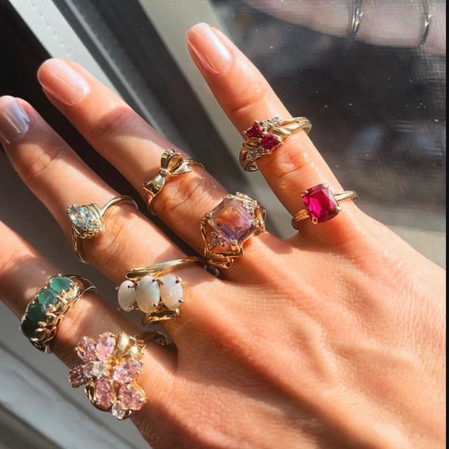 Metal 1980s Sakura-Inspired Floral Cluster Ring in 10k Yellow Gold, Size 6.75 For Sale - Image 7 of 7