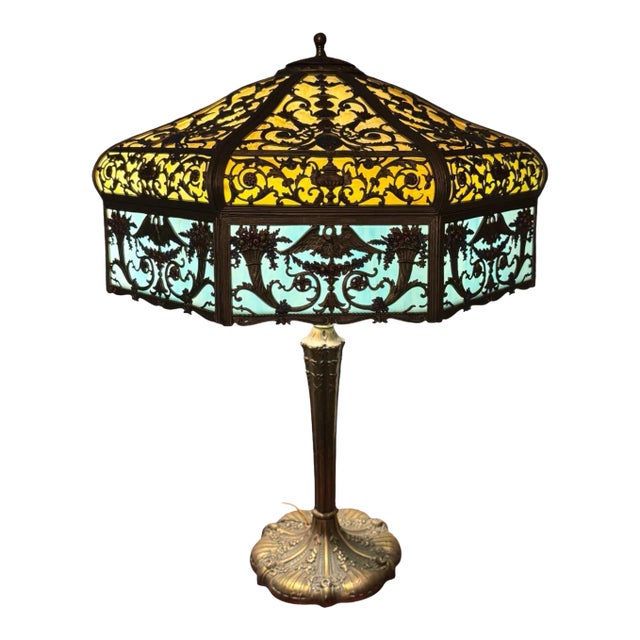 Early 20th Century Victorian Table Lamp With Multiple Molded Colored Slag Glass Lamp Shade Panels 27" For Sale