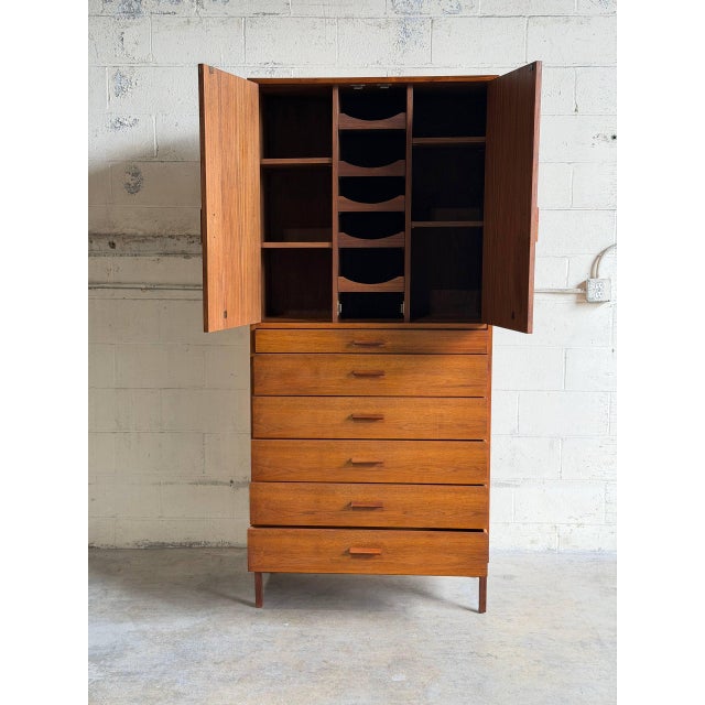 Mid 20th Century In Style of Richard Artschwager Walnut Gentleman’s Chest Mid Century Modern Tall Dresser Cabinet For Sale - Image 4 of 10