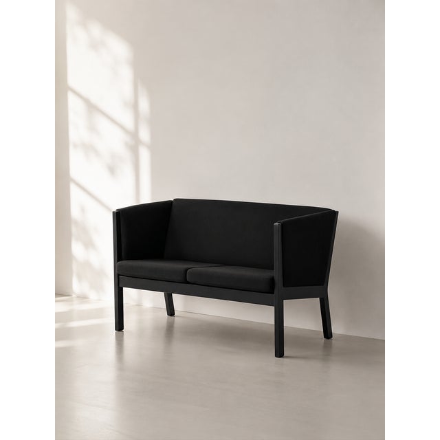 1980s Two-Seater Sofa by Hans J. Wegner for Getama, Denmark, 1980s For Sale - Image 5 of 5
