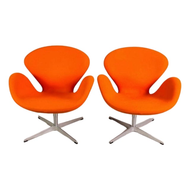 Swan Chair with Orange Upholstery by Arne Jacobsen for Fritz Hansen For Sale