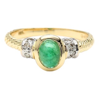 0.70 Carat Cabochon Emerald Bezel Set 14k Gold Ring, Size 7 For Sale