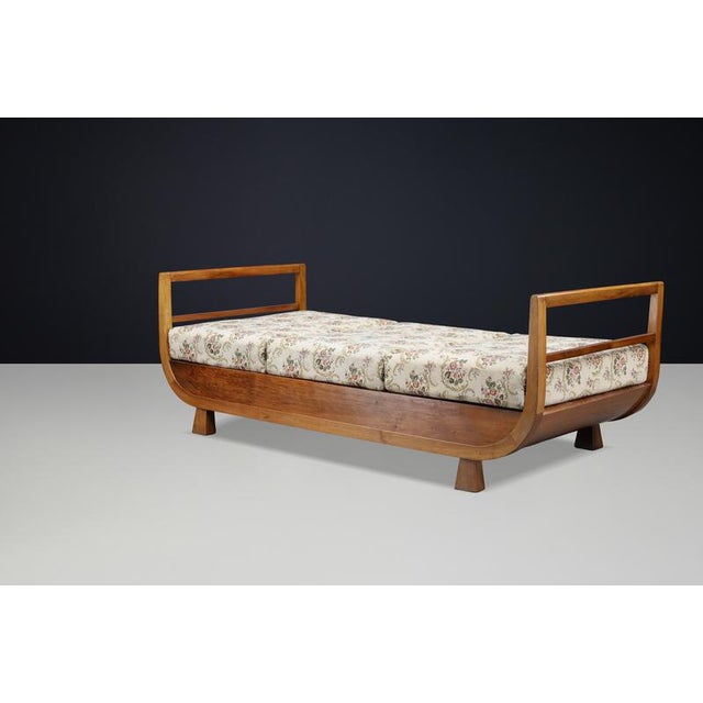 Wood Art Deco Walnut Daybed attributed to Jindřich Halabala, 1930s For Sale - Image 7 of 16