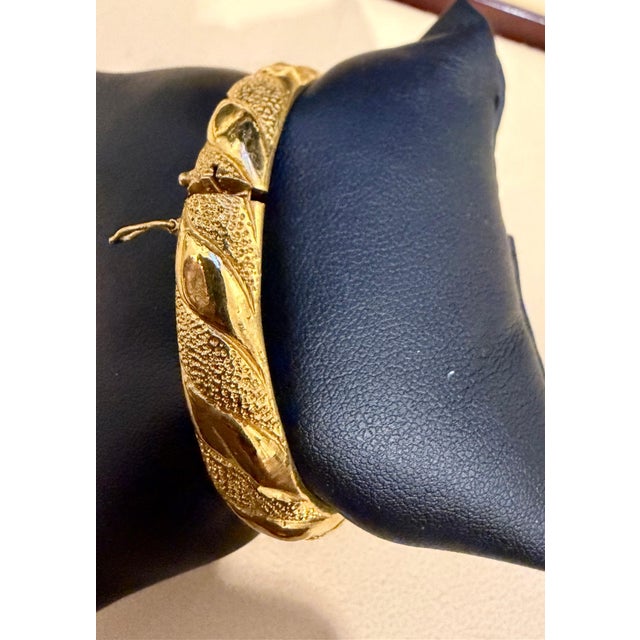 VINTAGE 24 Karat Yellow Pure Gold 27.5 Gm SMALL Bangle Bracelet, Openable For Sale - Image 13 of 18