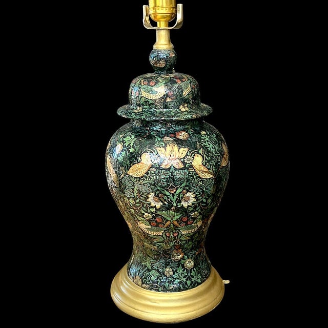 Victorian William Morris "The Strawberry Thief" Design Table Lamp, 16.5 In For Sale - Image 3 of 8