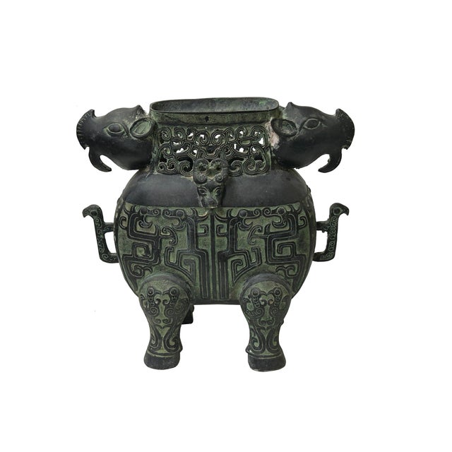 Abstract Green Bronze-Ware Ram Ox Ding Archaic Zoomorphic Ritual Vessel Display For Sale - Image 3 of 11