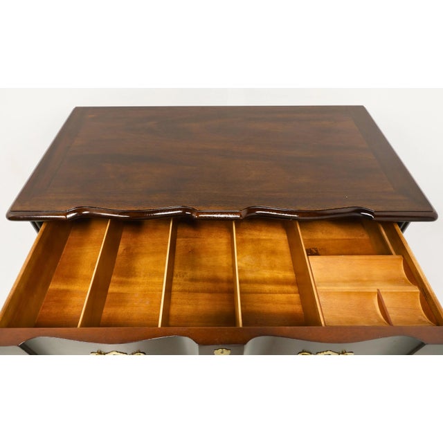 Henredon Folio Fourteen Mahogany Chippendale Chest of Five Drawers For Sale In Charlotte - Image 6 of 12