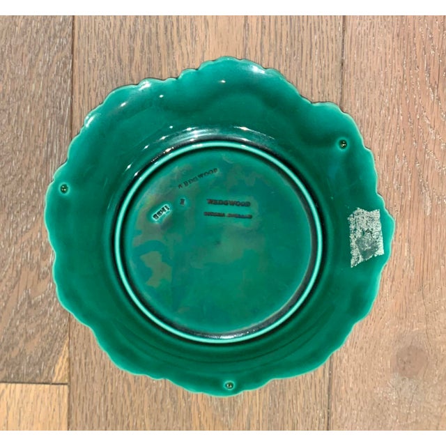 Traditional Vintage Green Wedgewood Cabbage Plate For Sale - Image 3 of 5