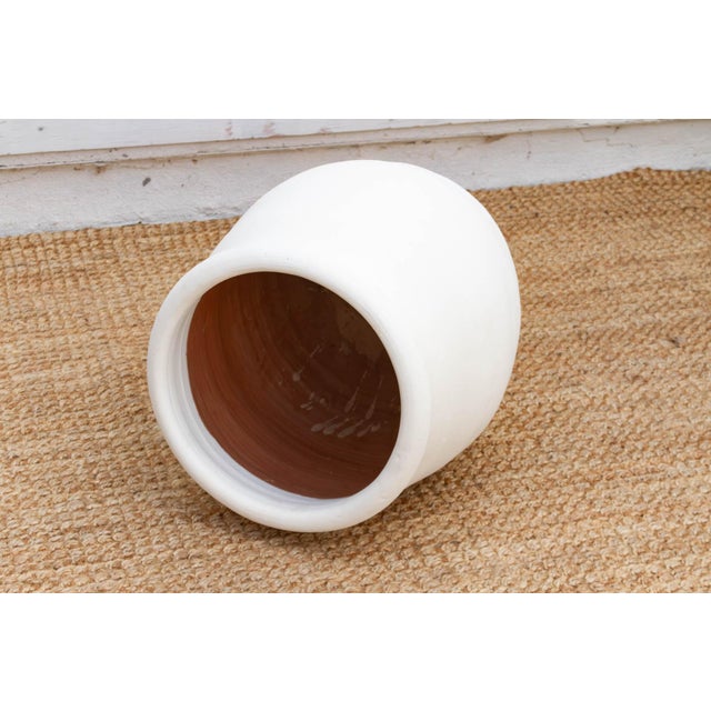 1990s Rounded Paros White Mediterranean Terracotta Pot For Sale - Image 5 of 6