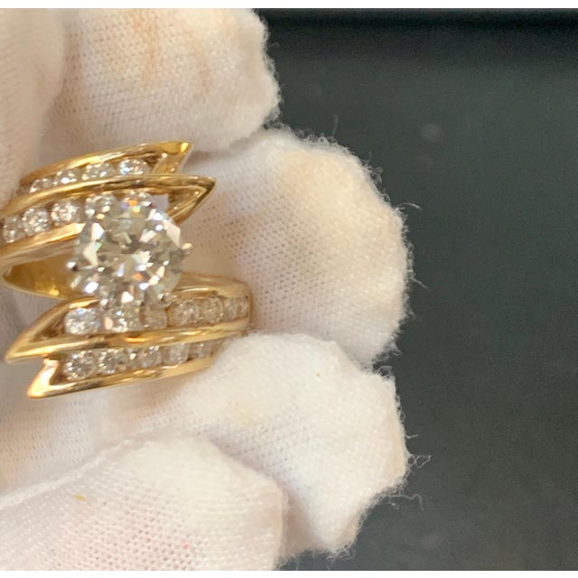 1.5 Carat Solitaire Round Shape 2.5 Total Diamond Engagement 14 Yellow Gold Ring For Sale - Image 4 of 18