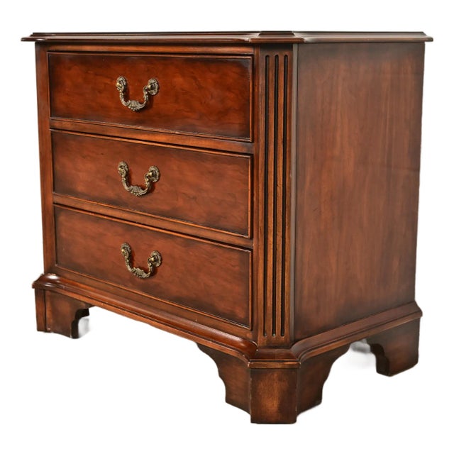 Henredon Georgian Carved Mahogany Nightstand or Bachelor Chest For Sale