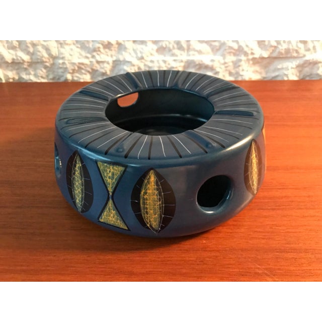 Ceramic Vintage 1950s Retro Mid-Century Atomic Modern Ceramic Ashtray, Signed For Sale - Image 7 of 11