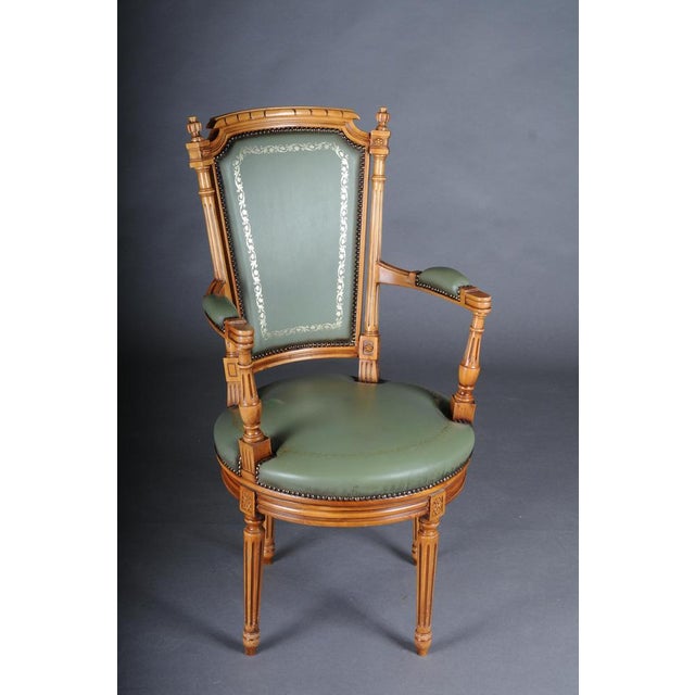 20th Century English Armchair in Leather and Yew Wood For Sale - Image 6 of 18