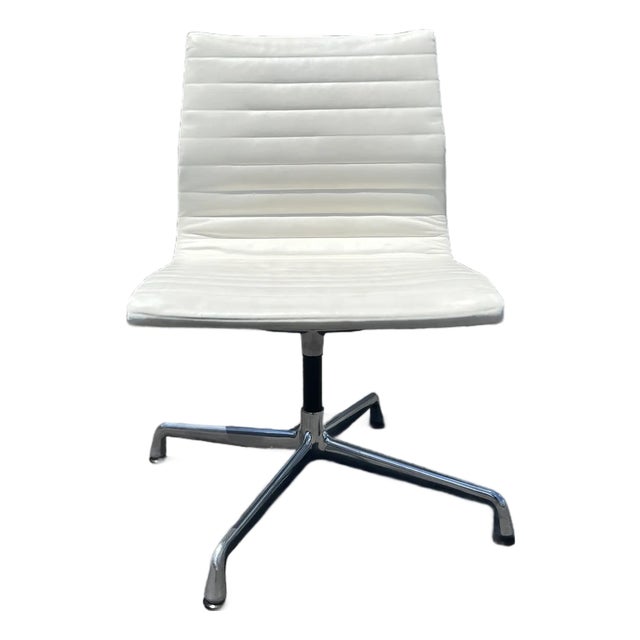 One Eames Aluminum Group Side Chair Vicenza Leather Cream Herman Miller 2015 For Sale