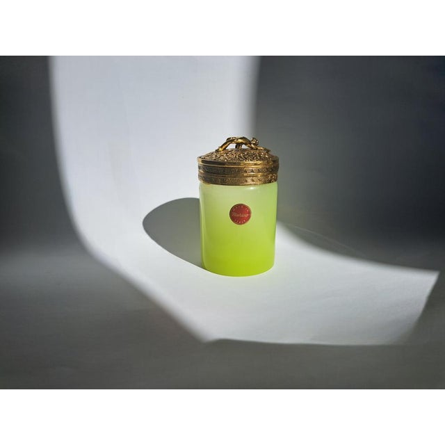 Hollywood Regency Murano Opaline Glass Jewelry Box with Gold Metal Lid from Manifattura Di Murano, 1950s For Sale - Image 3 of 7