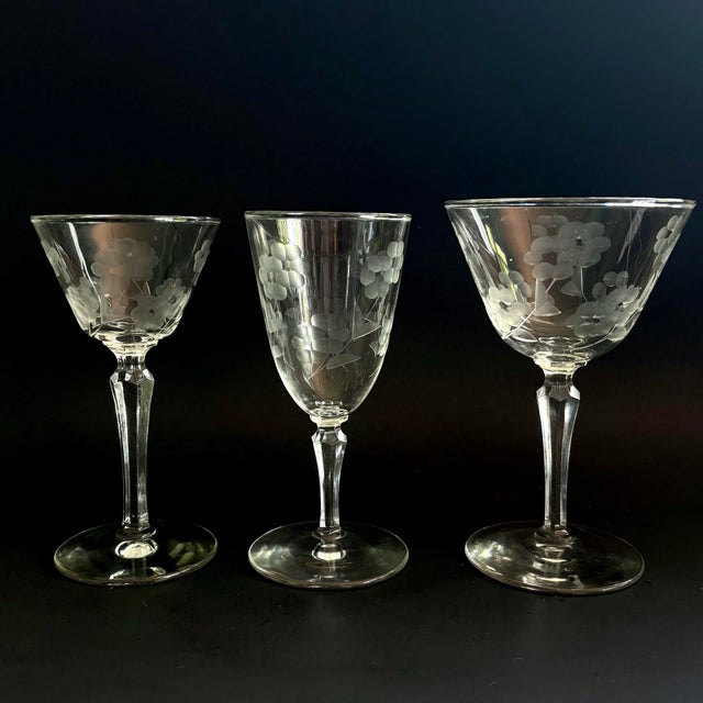 Mid 20th Century Libbey “Embassy” Etched Liquor Glasses, Set of 7, American Barware For Sale - Image 10 of 10