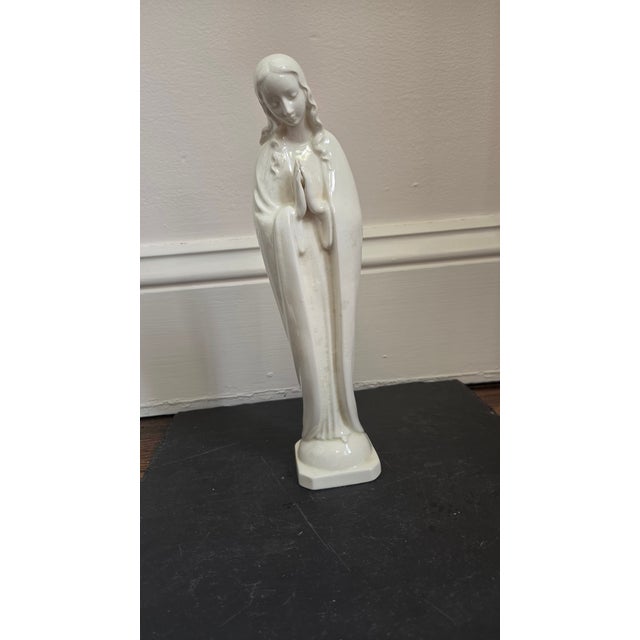 Traditional 1950s Goebel Sacrart West German Porcelain Praying Madonna Figurine For Sale - Image 3 of 17