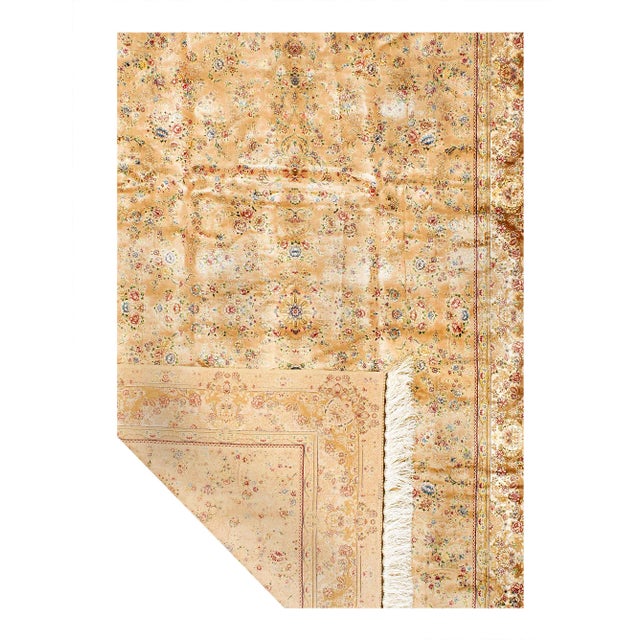 Viscose on a cotton foundation with a medallion This rug has a dense, soft pile, and excellent quality, to ensure that you...