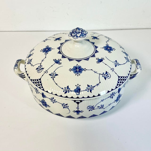 This is a lovely Gustavian design ceramic Covered Casserole baker from English pottery shop Furnivals. The pattern is...