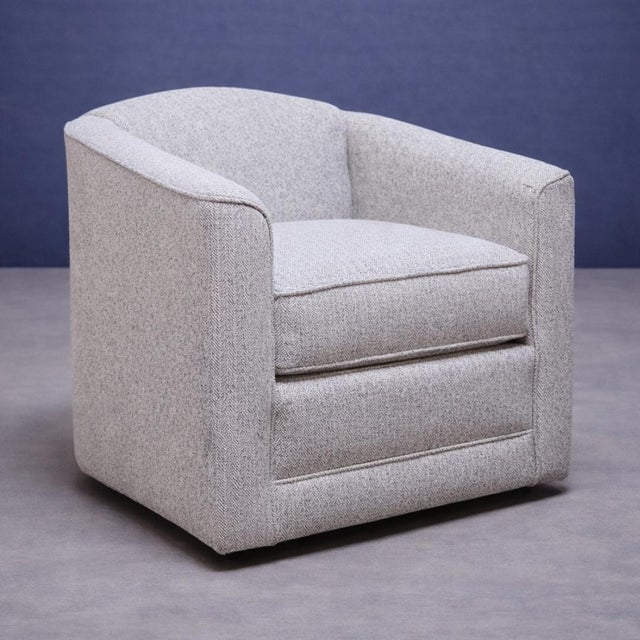 The Franklin Swivel Chair by Little House, Christopher Collection’s private label, offers a refined blend of comfort and...