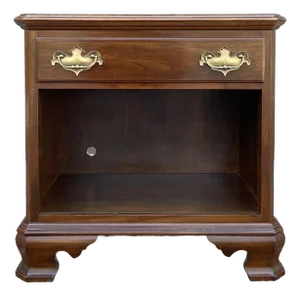 1970s Ethan Allen Georgian Court Collection Chippendale Cherry Nightstand With Drawer (11-5226)