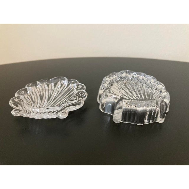 Early 20th Century English Scalloped Sea Shell Design Glass Jewelry Box For Sale In New York - Image 6 of 18