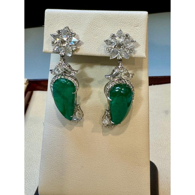 20 Ct Fine Emerald Cabochon & 4 Ct Rose Cut Diamond 18 Kt White Gold Earrings For Sale In New York - Image 6 of 8
