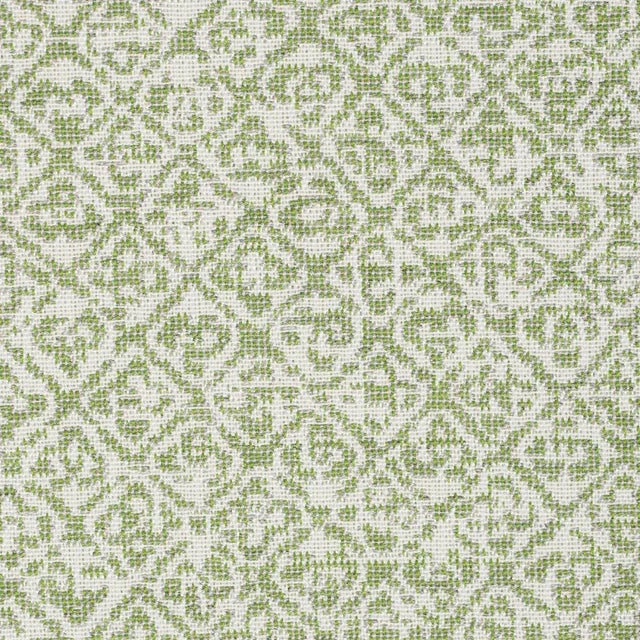 Schumacher SAMPLE - Schumacher Sarong Weave Indoor/Outdoor Fabric In Leaf For Sale - Image 4 of 4
