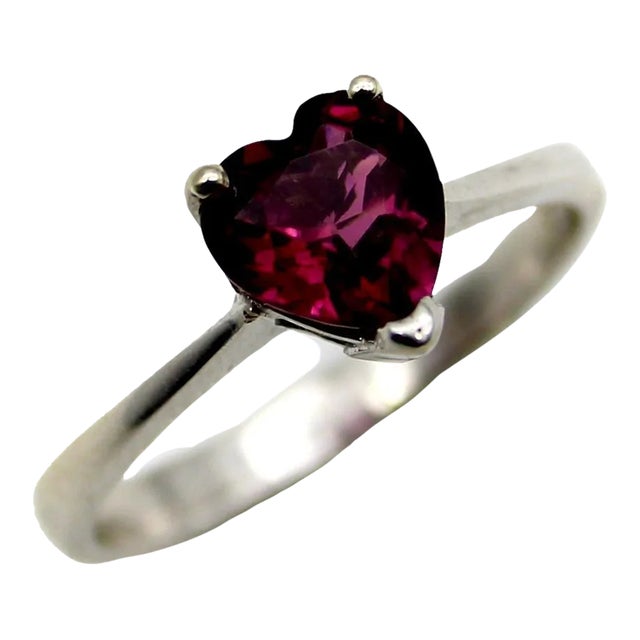 1990s 18k White Gold Heart Shaped Garnet Ring, Size 7.5 For Sale