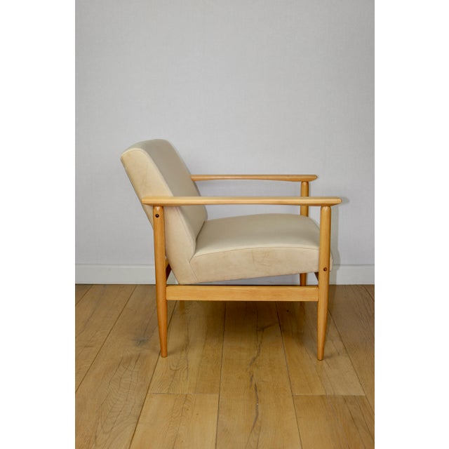 Vintage Loft Lounge Chair in Light Beige Velvet Upholstery and Beech, 1970, in Restored conditions. Designed 1970 to 1979