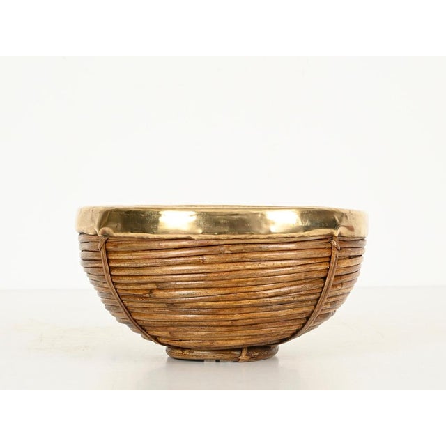 Decorative Bowl in Rattan and Brass, Italy, 1960s For Sale - Image 6 of 11