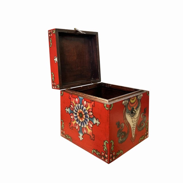 2020s Chinese Distressed Red Wheel Conch Graphic Square Shape Box For Sale - Image 5 of 5