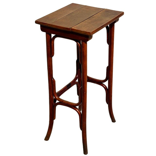 Traditional Antique Vienna Secession Bent Oak Pedestal Short Size Side Nesting Table Attributed to Thonet For Sale - Image 3 of 7