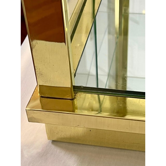 1970s Mastercraft Style after Brass and Glass Mirror Back and Base Tabletop Display Cabinet For Sale - Image 12 of 17
